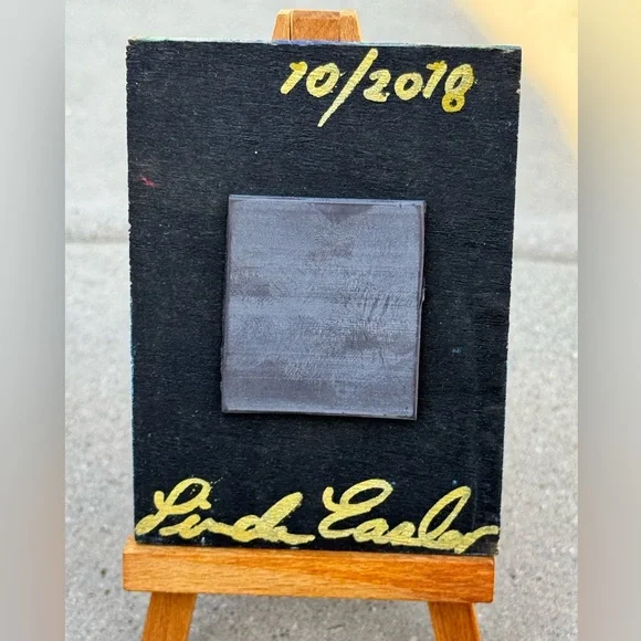 ACEO Miniature painting and magnet. Handmade whimsical flower with mini easel - Picture 4 of 4